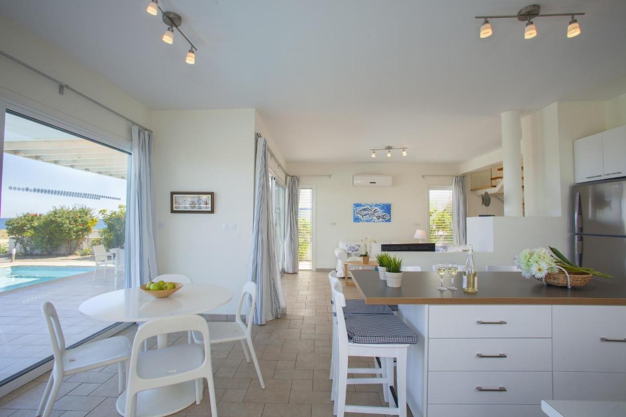 Protaras Seafront Villa Melissa ภายนอก รูปภาพ
