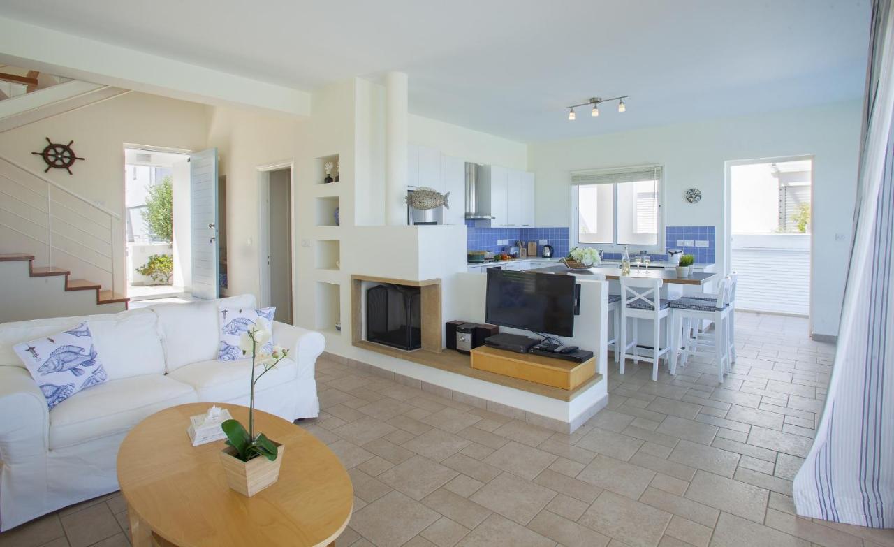 Protaras Seafront Villa Melissa ภายนอก รูปภาพ
