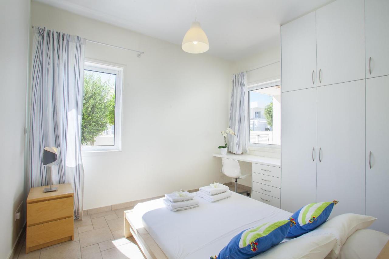 Protaras Seafront Villa Melissa ภายนอก รูปภาพ