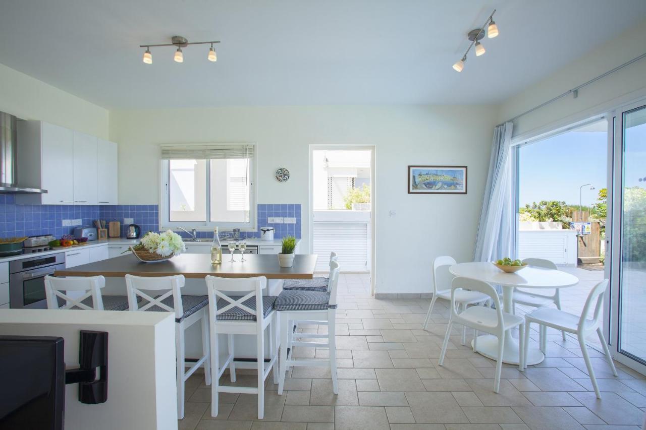 Protaras Seafront Villa Melissa ภายนอก รูปภาพ
