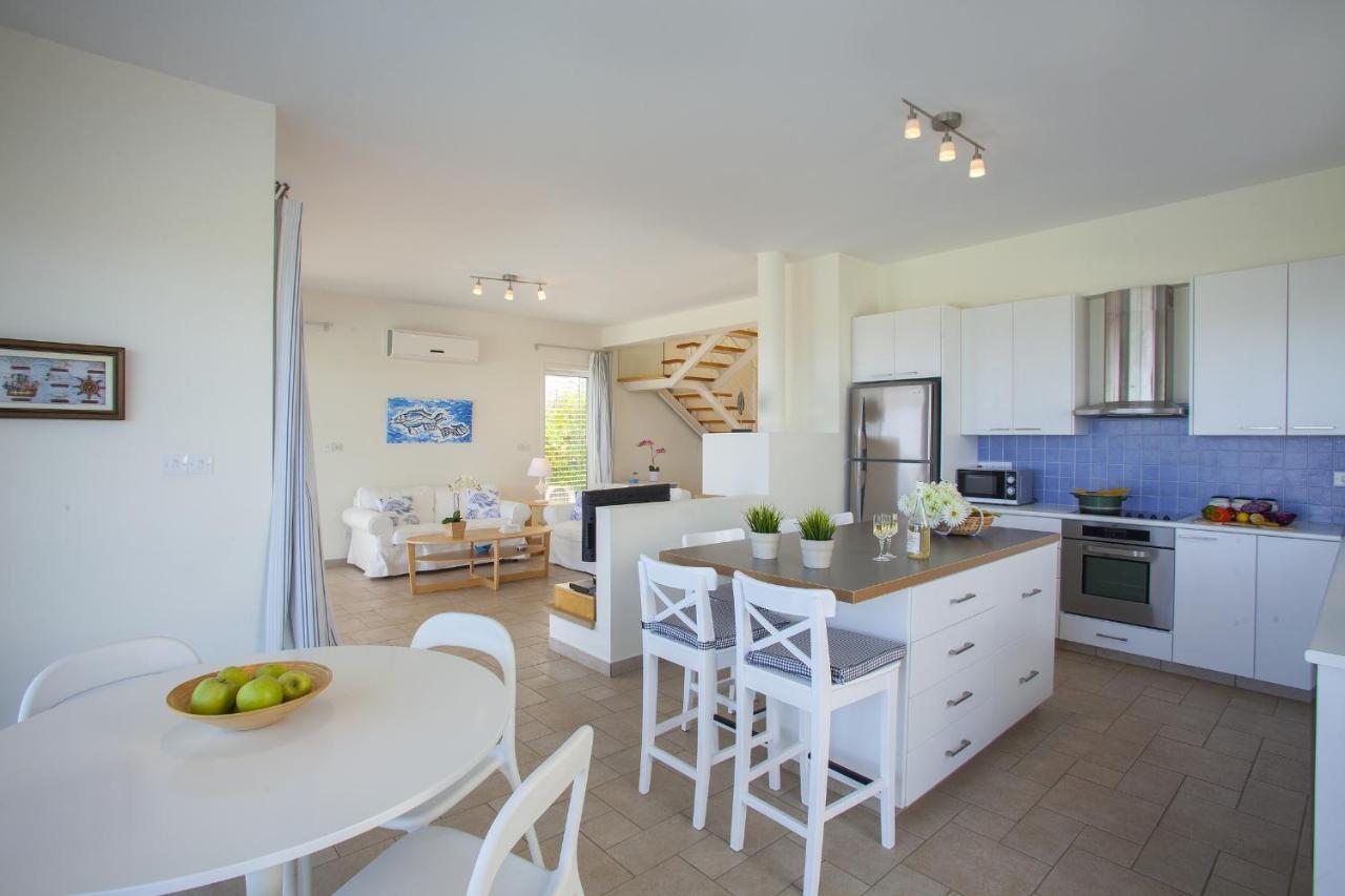Protaras Seafront Villa Melissa ภายนอก รูปภาพ