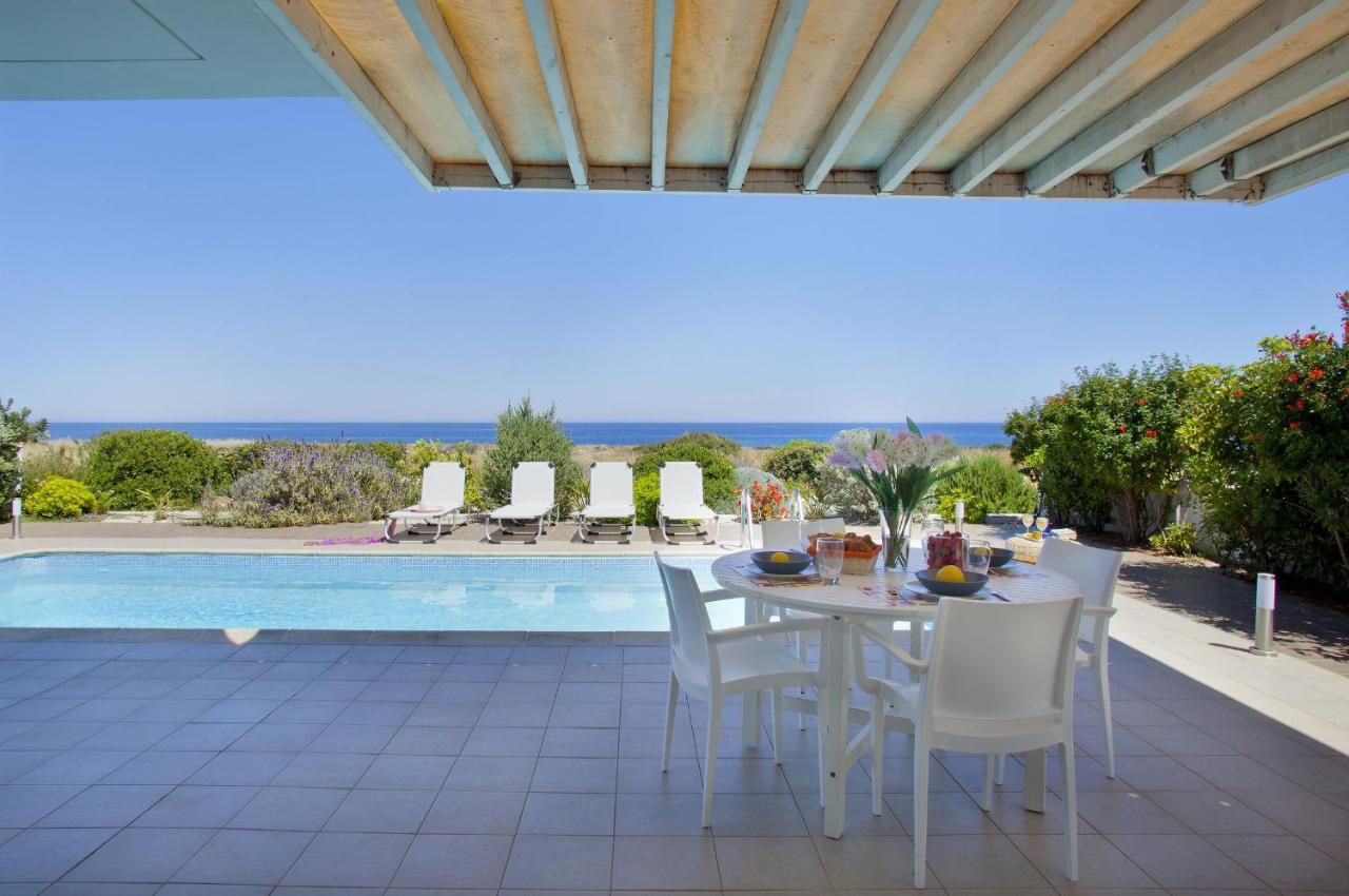 Protaras Seafront Villa Melissa ภายนอก รูปภาพ